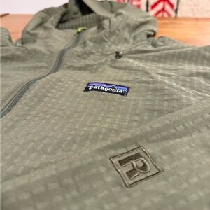 PATAGONIA MEN’S R1 TECHFACE HOODY